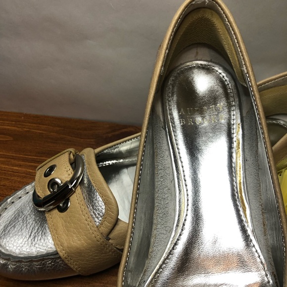 Audrey Brooke Cameo Loafers Size 6M Silver/Tan - Picture 4 of 8
